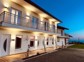 Sol Apartments Gjiri Lalzit，位于都拉斯的酒店
