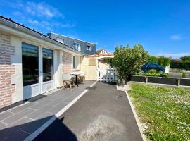 Le doux rivage plain-pied avec jardin et parking，位于滨海克里耶勒的酒店