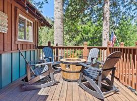 Sugar Pine cabin in the woods King bed Fire pit，位于奥克赫斯特的酒店