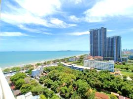 Sea View Beachfront Condos Pattaya Jomtien Beach，位于乔木提恩海滩乔木提恩海滩附近的酒店