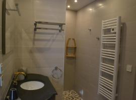 Occit'Homières，位于Saint-Pons的酒店