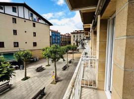 Apartamento en pleno centro con parking incluido ATUAIRE ZARAUTZ，位于扎鲁亚斯的酒店