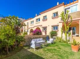 Casa con jardín, piscina, pista pádel