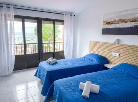 Hostal Tamanaco Illa de Arousa 3000，位于艾利亚德亚罗萨的旅馆
