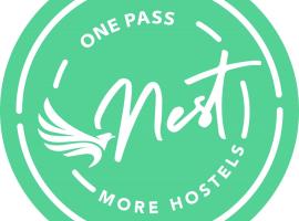 Puerto Nest Hostel，位于拉克鲁斯的酒店