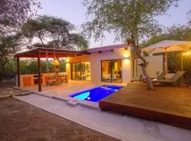 The Suite. Luxury Safari Villa