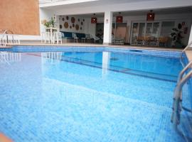 泰德酒店，位于埃尔阿雷纳尔的带泳池的酒店