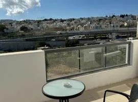 Large Penthouse In Cenrtal Area