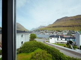 Cozy Family Home in Klaksvík，位于克拉克斯维克的酒店