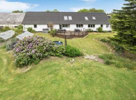 Gorgeous Home In Højslev With Wifi，位于霍伊斯莱乌的酒店