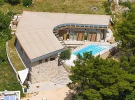 Cozy Home In Bast With Jacuzzi