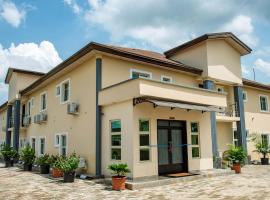Everland Hotel and Suites，位于Iseri-Oke的酒店
