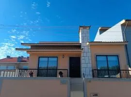 Casa da Mimosa, a 100 metros da praia de Vila Chã