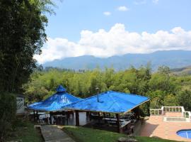 Finca en El Lago Calima，位于Yotoco的酒店