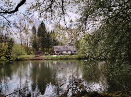 Lakeside，位于Sourdeval的酒店