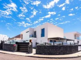 Casa Daniela Lanzarote piscina climatizada, barbacoa y wifi free