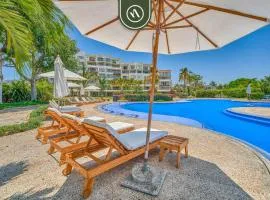 Oceanfront 3BR Condo with Beach Club - Pool