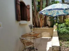 Studio charmant au Moule avec jardin de 35 m² et barbecue