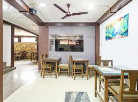 City Star Hotel & Restaurant，位于Jawāharnagar拉尔乔克-甘塔哈尔附近的酒店