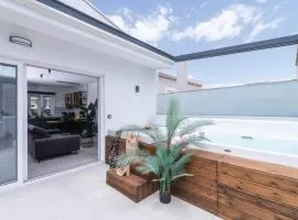 Iceberg Suite with Jacuzzi