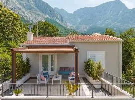 Stunning Home In Bast