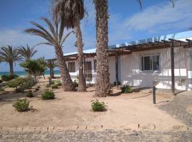 Villa On the Beach, Chaves Boavista，位于Cabeçadas的酒店