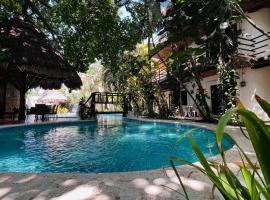 MAYAN ART Hotel Boutique - 10Th Ave，位于普拉亚卡门的酒店