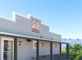 The Dairy Private Hotel by Naumi Hotels，位于皇后镇Queenstown Lakes District Library附近的酒店