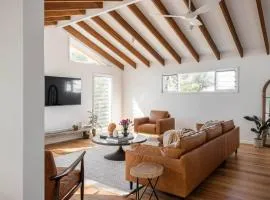 Blackbutt House - Luxe Retreat With Pool and Sauna