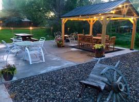 Let's Go ! Highly Rated Property, Pools One Minute, Wonderful Comfort, Location Perfect, Amenity-Rich, Pup Friendly, Discover An Exceptional Wyoming Stay, Thermopolis River Walk Home at Hot Springs State Park, 'Where Families and Fisherman Stay'
