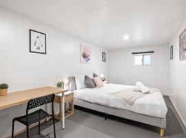Detached Queen Room in Pymble - Serene Spot - Shared Bathroom，位于Pymble的酒店