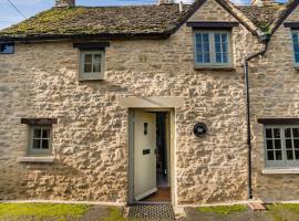 Charming Cottage in Cotswolds Riverside Village，位于费尔福德的酒店