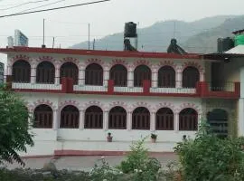 Paras Hotel