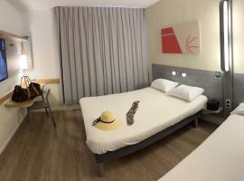 Ibis Budget Fréjus St Raphaël centre et plages à 800m，位于弗雷瑞斯的酒店