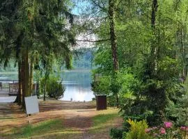 Ośrodek La La Las - domki letniskowe w lesie nad jeziorem