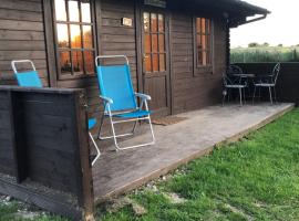 Cabin on the lake，位于林肯的露营地