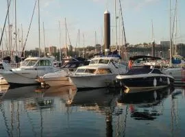 Cozy boat in Vila Nova Gaia, Porto