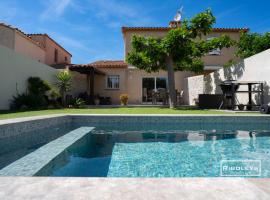 Vias Plage - Villa avec piscine privé，位于维亚斯的度假屋