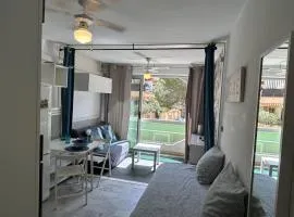 Studio climatisé à 2 pas de la plage, loggia, parking privé - Bormes-les-Mimosas - FR-1-251-828