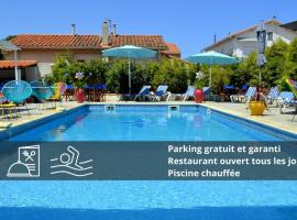 Le Galion Hotel et Restaurant Canet Plage - Logis，位于鲁西隆地区卡内的带停车场的酒店