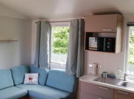 Camping des Pierres Debout，位于内维兹的酒店