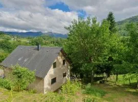 Maison atypique et chaleureuse dans la nature