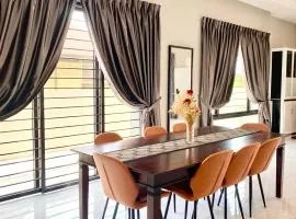 LYL Journey House at Ipoh Town Centre 17PAX 6BR