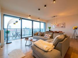 Casa Matti Modern Apartment with Canal View and Terrace，位于根特的酒店