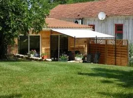 Charmante maison avec piscine partagée à Le Buisson-de-Cadouin