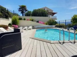 Gîtes Sassone, piscine, jacuzzi et vue mer panoramique sur Ajaccio