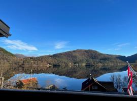 Cozy cabin with a view，位于Kvamseter的酒店