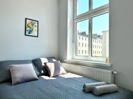 MMRent Leaf Room