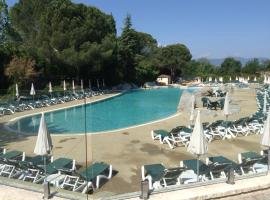 Duplex (5pers) dans village vacances en Ardèche，位于格罗斯皮耶尔雷的酒店