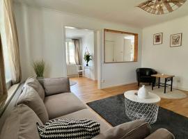 Cozy apartment in J&auml;dra&aring;s nestled near the lake just 10 minutes from Kungsberget，位于J&auml;dra&aring;s的滑雪度假村